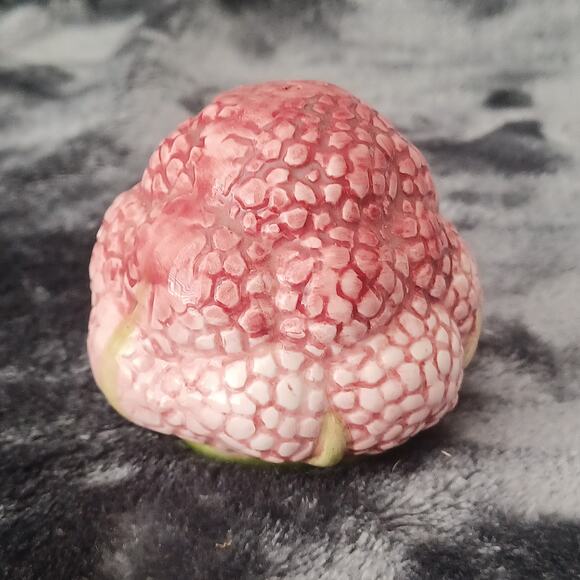 Key Point Raspberry Cluster Salt Shaker- Vintage - Picture 4 of 7